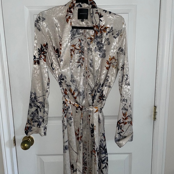 Dynamite Printed Robe/Cardigan - Picture 1 of 7